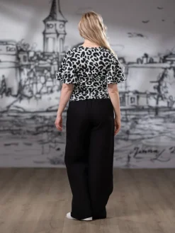 SANDRApaita (Kesyttämätön minttu trikoo)