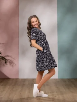 SUVImekko (Puistossa musta / valkoinen trikoo)